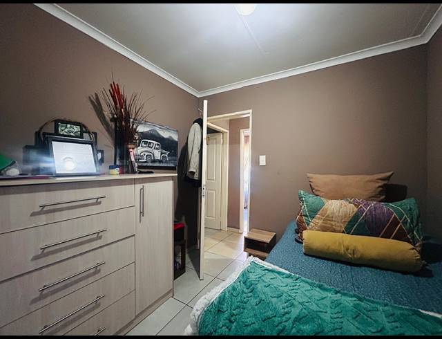 3 BEDROOM HOUSE FOR SALE IN VANDERBIJLPARK CE 4